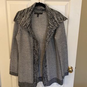 White House Black Market Medium Black & White herringbone open front sweater